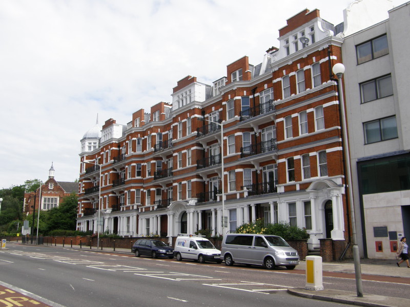 A Finchley Road mansion block