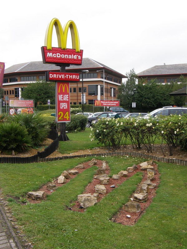 McDonald's restaurant on the A4