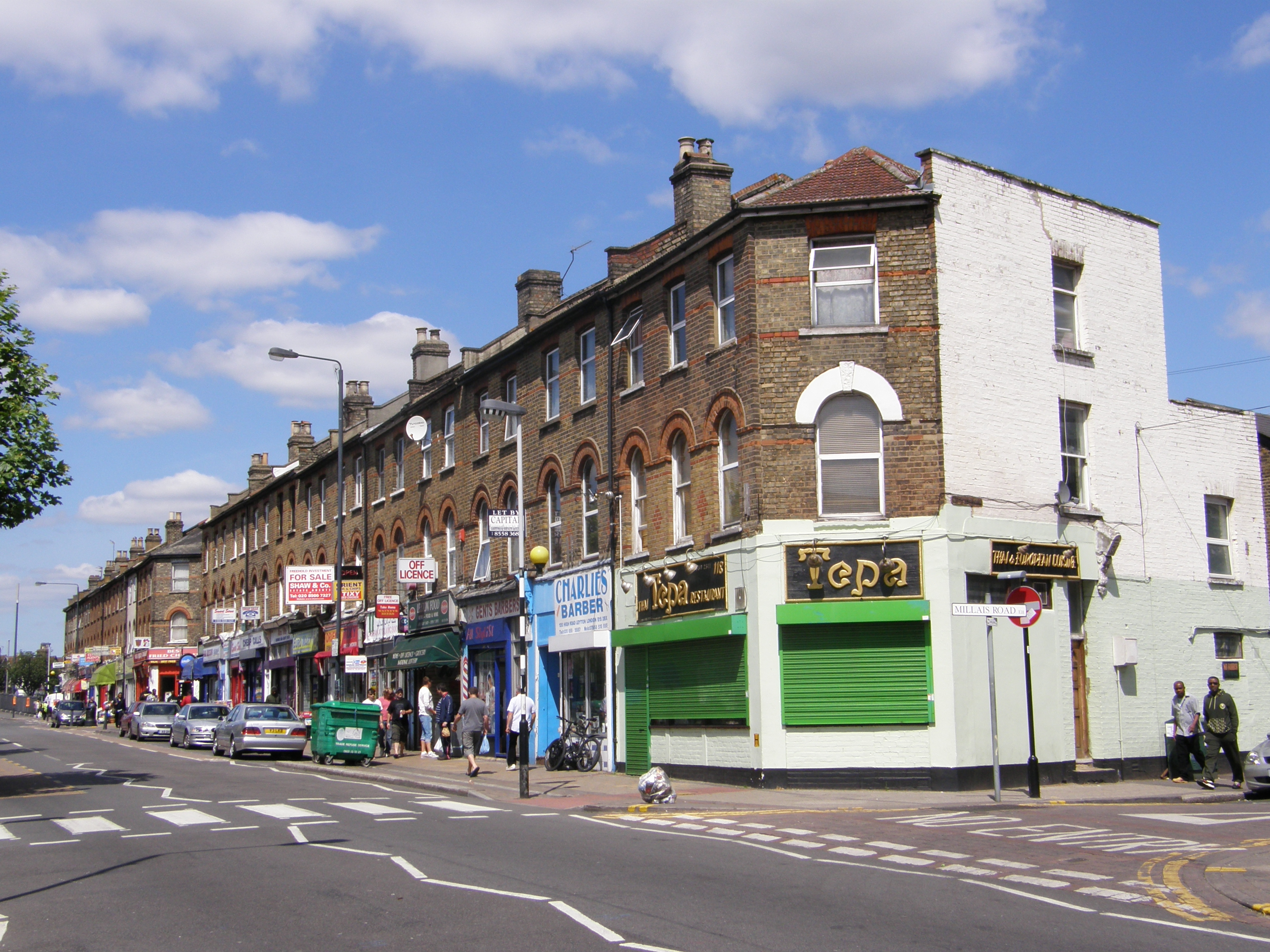 High Road Leyton - A Picture from Liverpool Street to Leytonstone